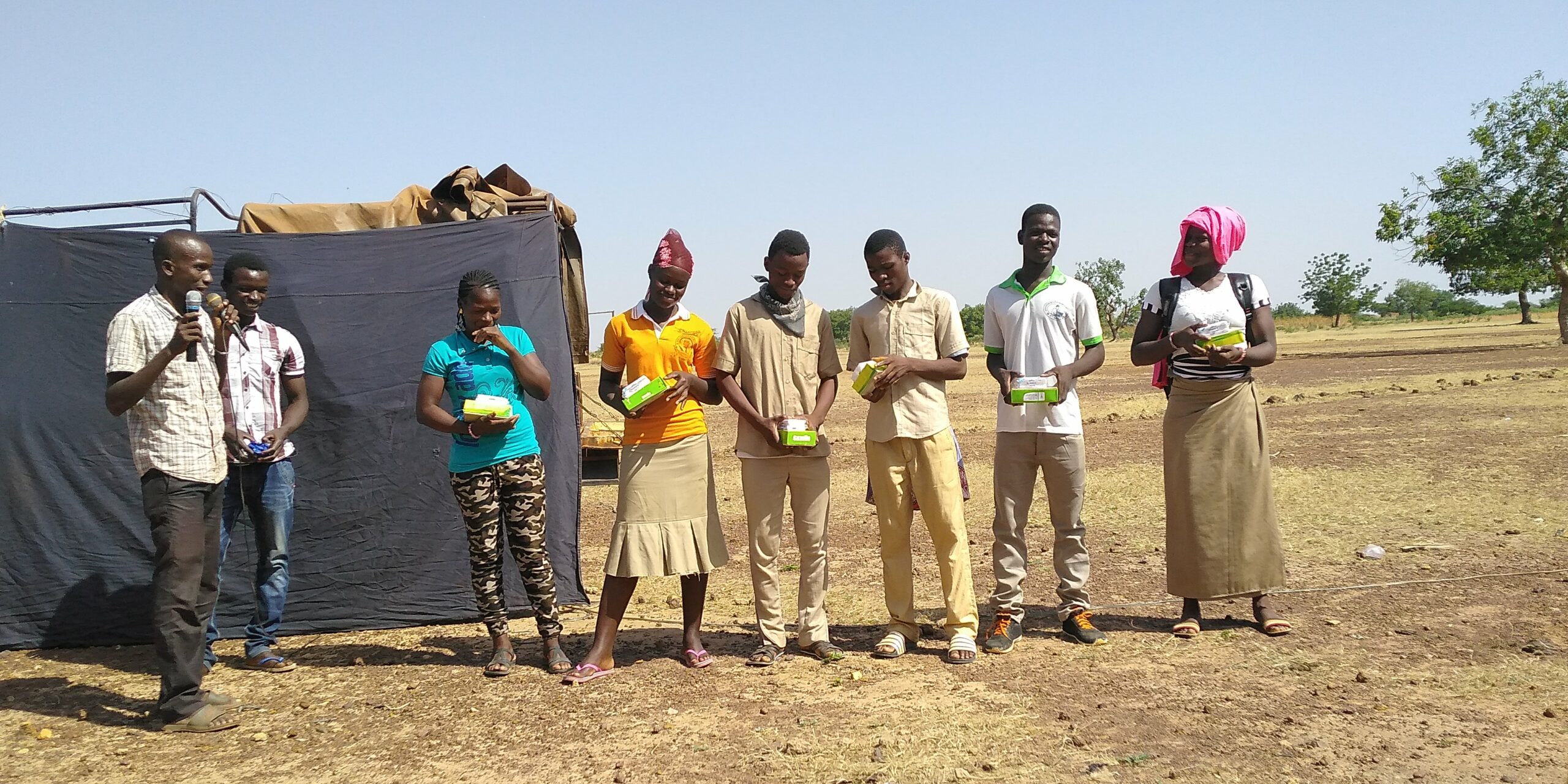 Représentation théâtrale en village au Burkina Faso